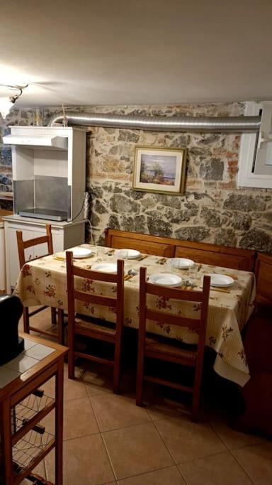 Taverna Abitazione A 15 Km Da Firenze Prato  Exterior photo