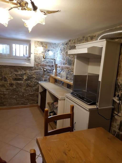 Taverna Abitazione A 15 Km Da Firenze Prato  Exterior photo